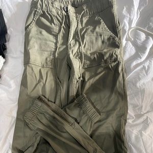 American Eagle Cargo Jeans Green stretch size 2
